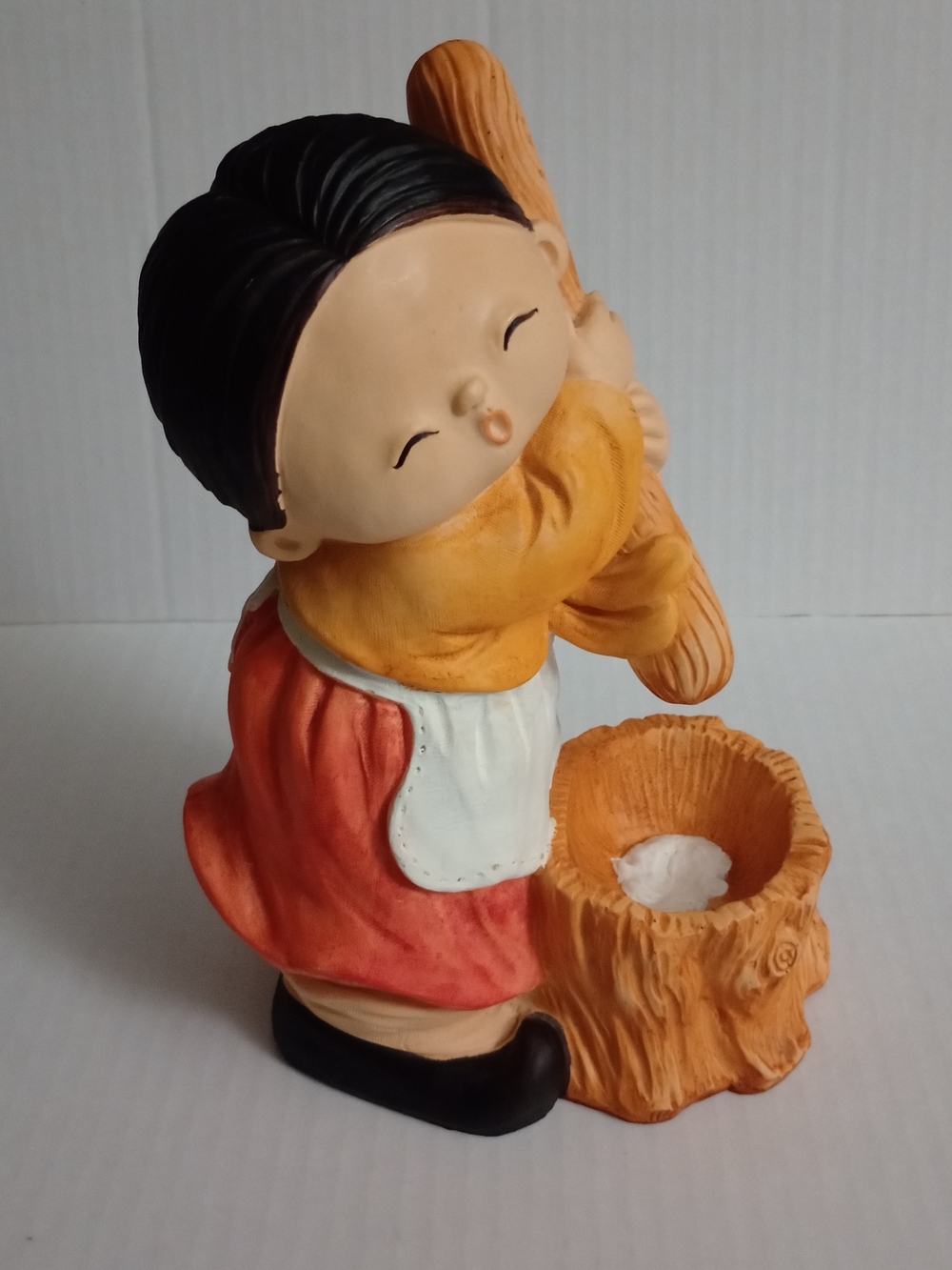Yi Art Resin Figurine Coin Bank Korean Folk Art "The Rice Pounder" Vintage 11"